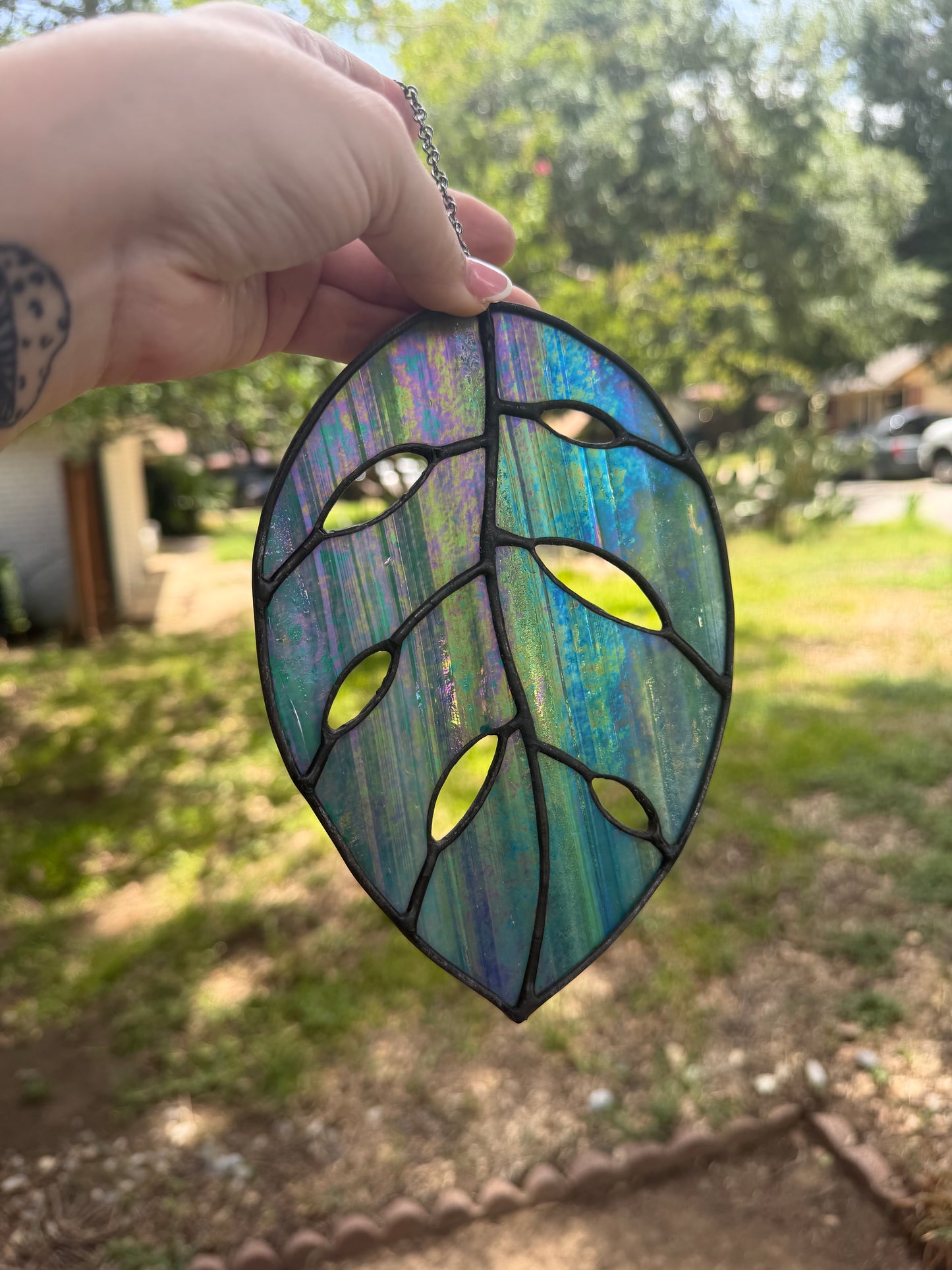 Iridescent leaf