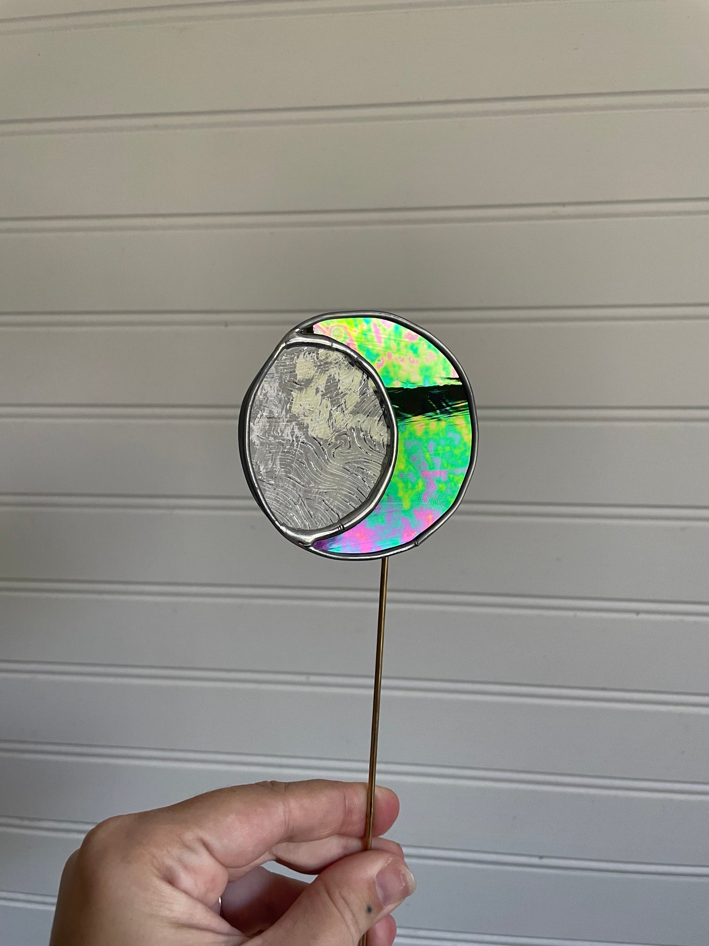 Irid purple moon plant stake