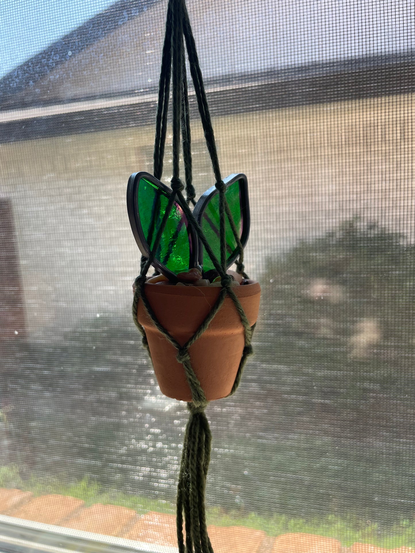 1.5” potted plant hanger w green string