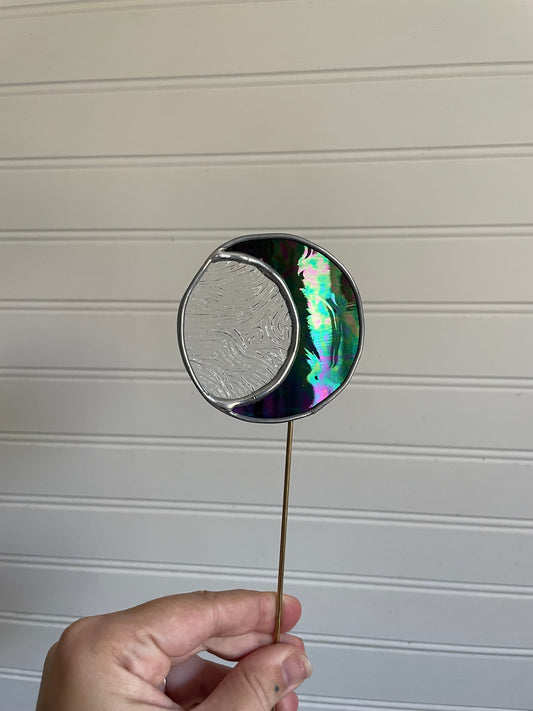 Irid purple moon plant stake