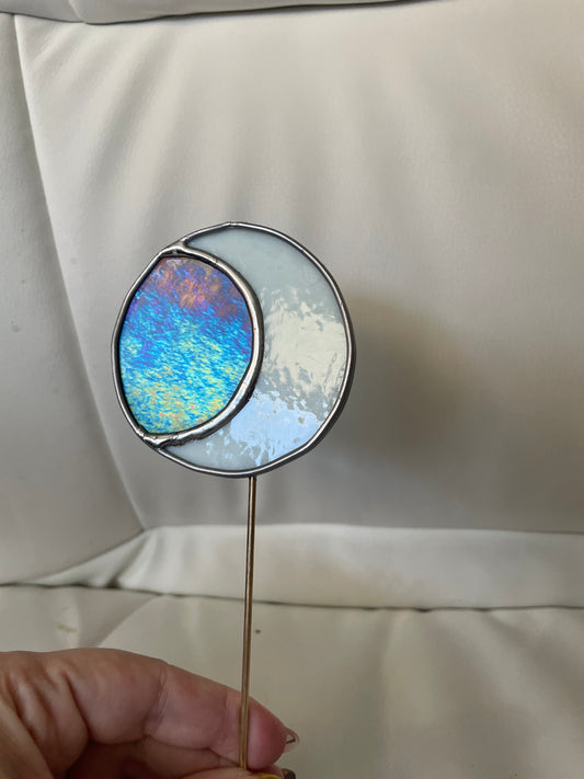 White and blue Moon plant stake